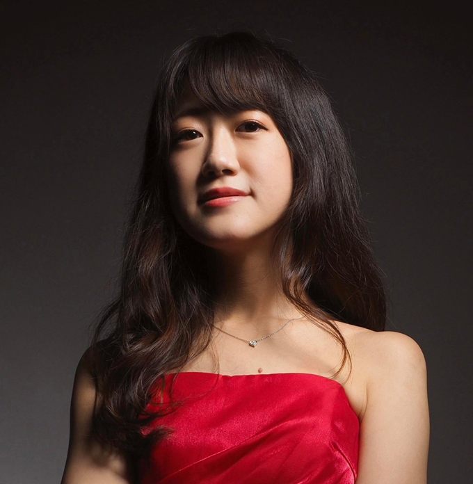 ピアノ講師 天川 真奈