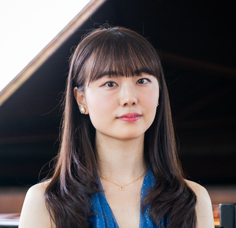 ピアノ講師 中本 優衣